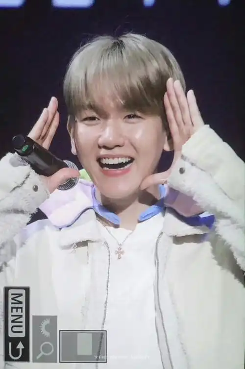 边伯贤生图状态