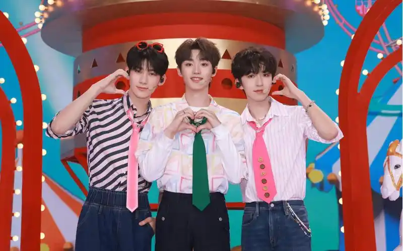 "亲亲爱"丁程鑫&张真源&贺峻霖太好听了