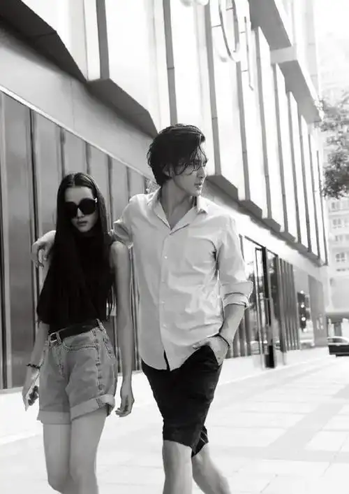 高伟光陈数演情侣23公分的身高差真不适合背后抱好尴尬啊