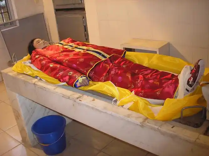 由于我的特殊职业,至今还是单身,在此征婚.