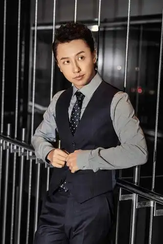 一键分享给ta留言发 文 章地区:中国人物信息: 175cm 65kg 狮子座 ab