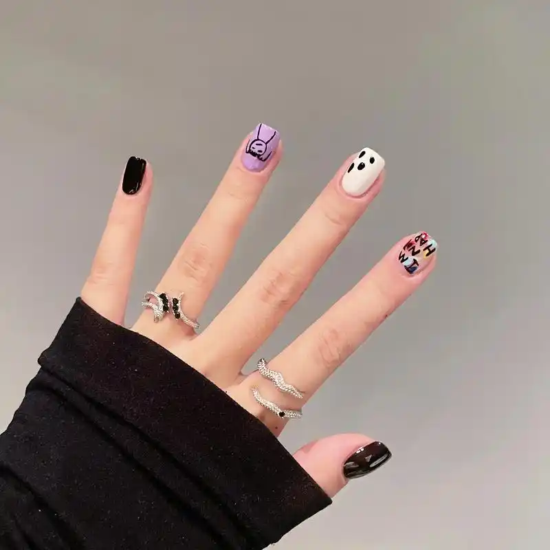 三分薄凉四分不羁的小女孩手绘美甲 哈哈哈  - 抖音