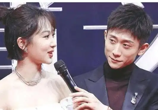 杨紫打电话借我2个亿张一山不知是做节目反应过于真实