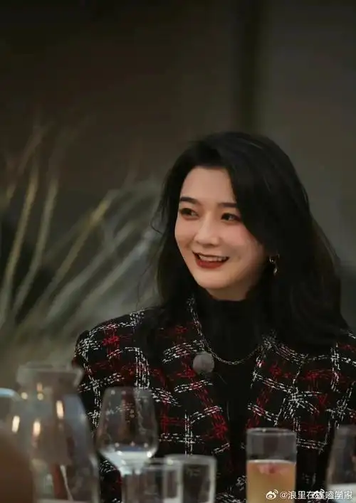 图一,陆虎女朋友,音乐人    图二,王铮亮老婆,小提琴家    图三