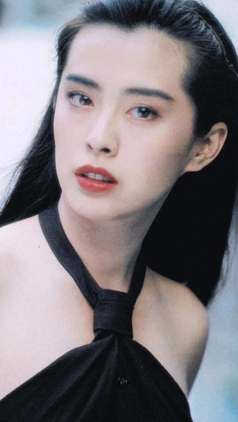 王祖贤时尚唯美写真照,一颦一笑撩动人心