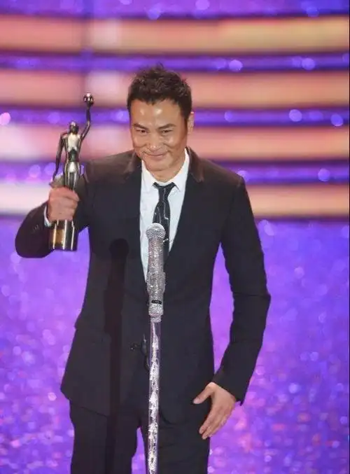 不过对于任达华来说,这一切都是身外之物,因为他的心里又多了一个牵挂