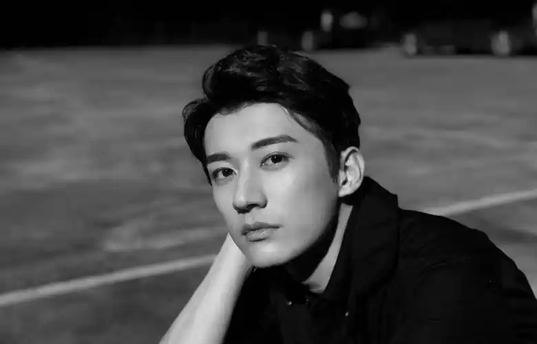 明明是缺浓眉大眼男,聊聊圈中的浓颜男有谁_吴磊_龚俊_刘学义