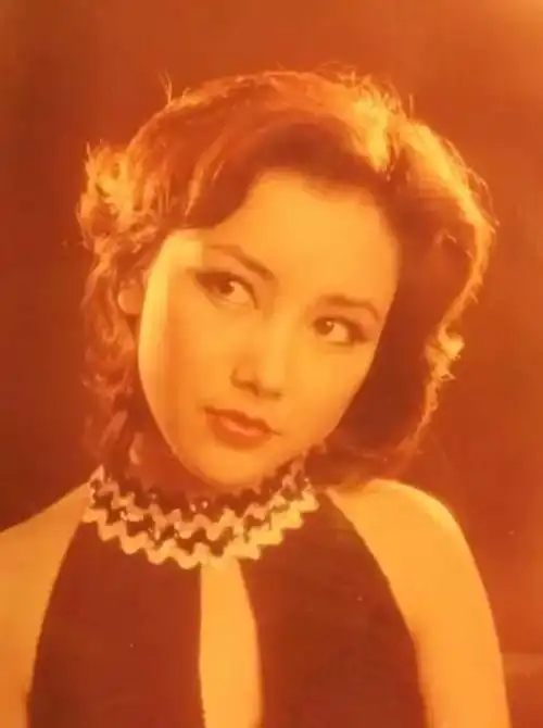 年轻时也是风姿绰约