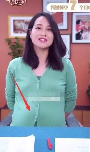 否认孕期疲劳工作后朱丹再挺孕肚直播秀恩爱表白老公很支持我