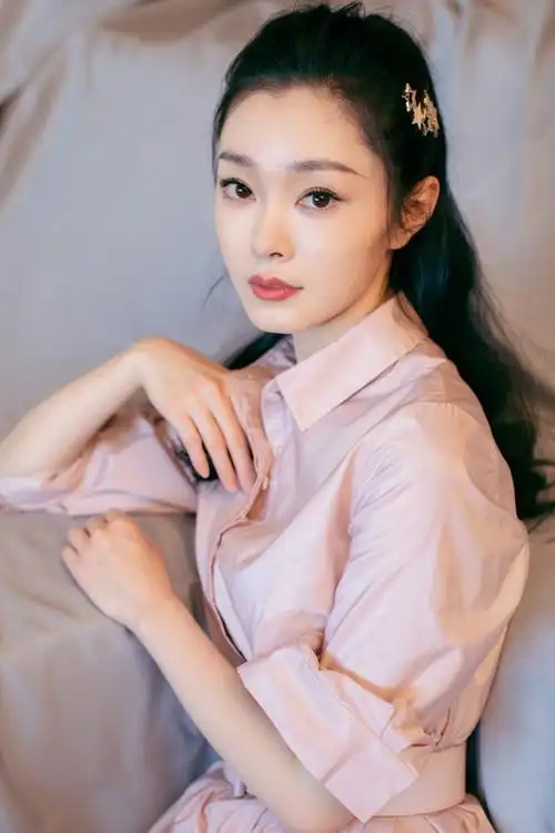 明星宋轶温婉灵动气质写真图集