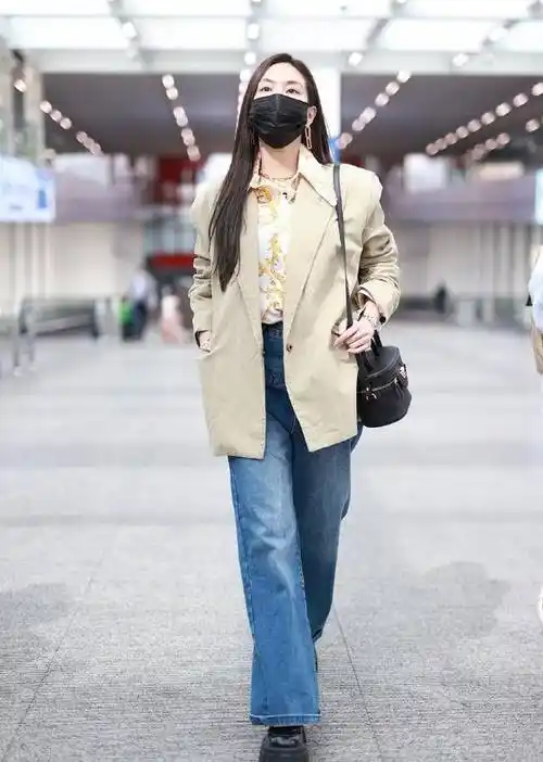 2022年春夏季,女明星街拍穿搭分享,跟着学穿搭,越穿越优雅!