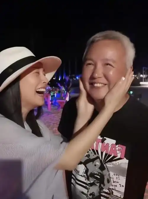 张庭与老公秀恩爱,不料成为翻车现场,事后张庭道歉安抚老公