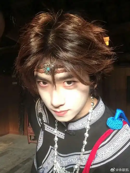 "光落在你身上 爱藏进我心里