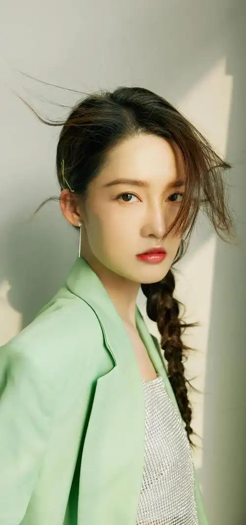 女明星西装杀西装搭配高清手机壁纸分享