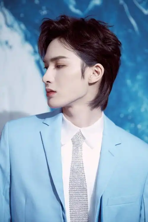 物料搬运朱正廷ok精彩盛典两套look获奖