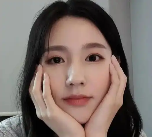 比较小众的女爱豆生活照自然头像