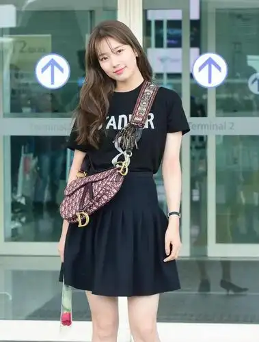 "国民初恋"裴秀智现身机场,是真微胖还是拍照问题?