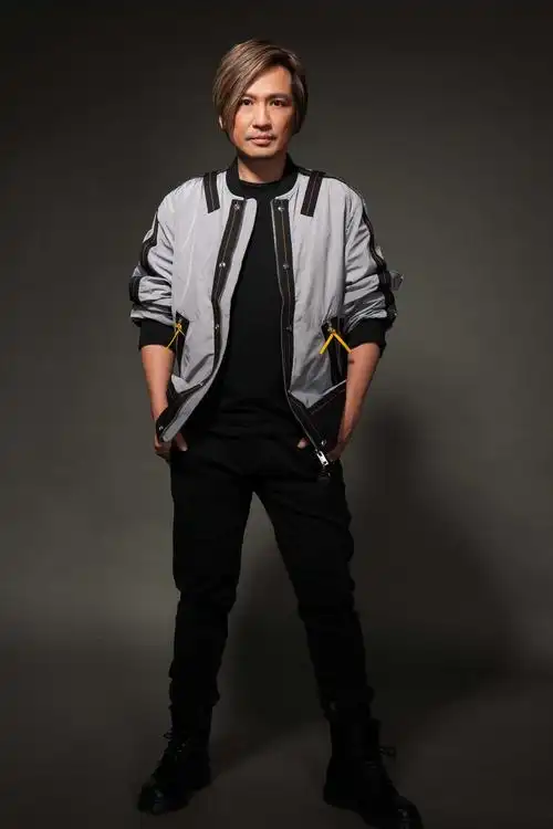 摇滚传奇叶世荣签约启泰文化拥抱新媒体时代的海阔天空