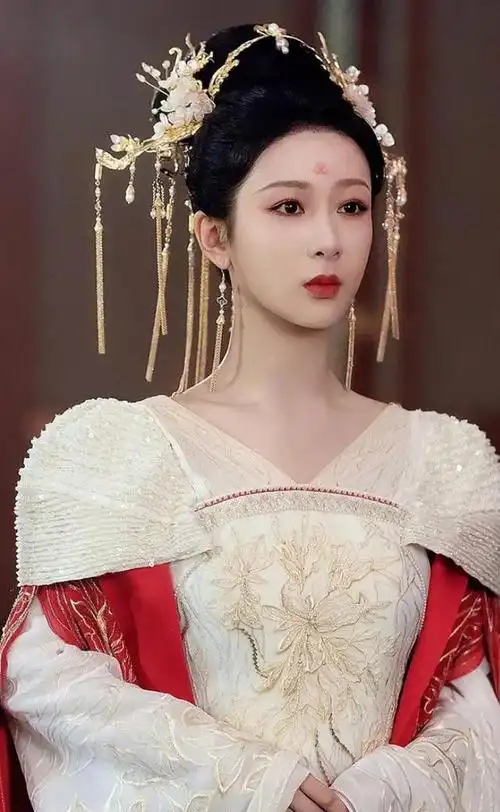 《长相思》杨紫最美的十个古装扮相!第五个旁人都看呆了