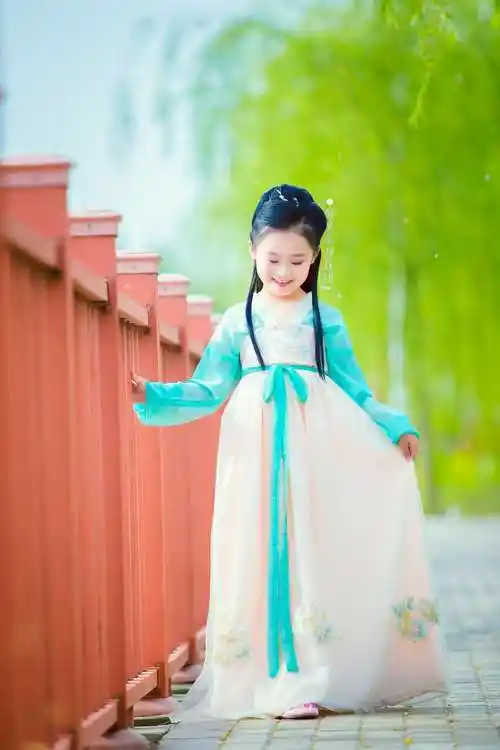 小杰哥的儿童摄影作品《古风》