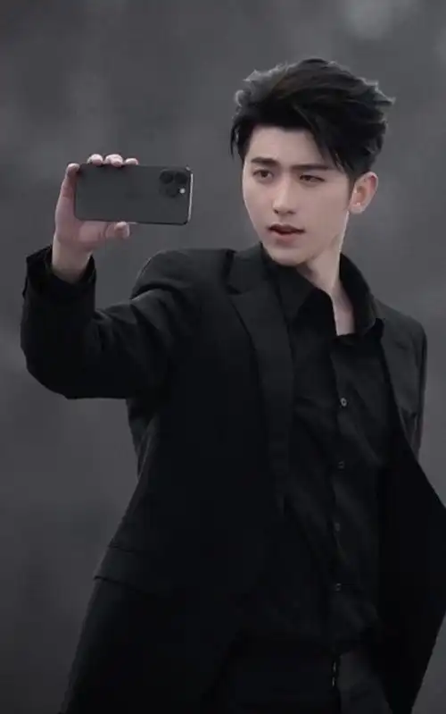 蔡总的自拍真的又酷又可爱#蔡徐坤#ride or die至死不渝-蔡徐坤