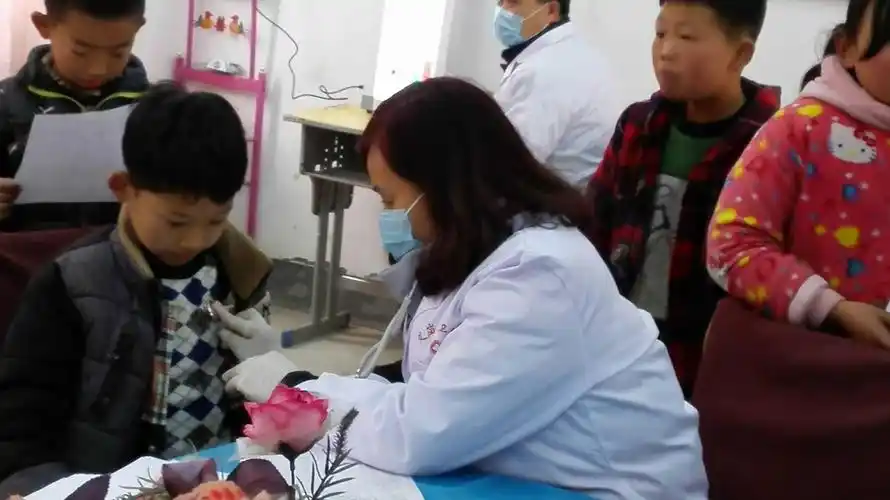 妈妈,阿姨为我体检啦