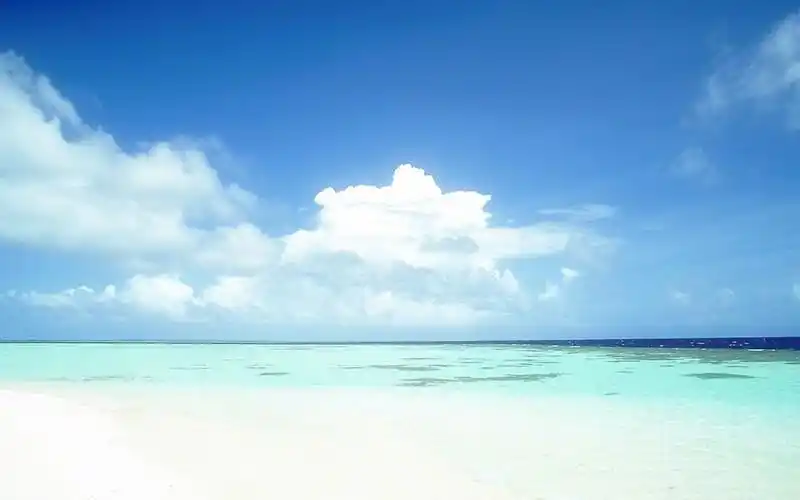 清新唯美海滩风景图片桌面壁纸