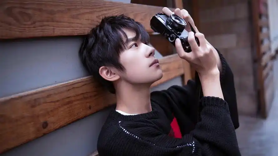 易烊千玺高清电脑壁纸