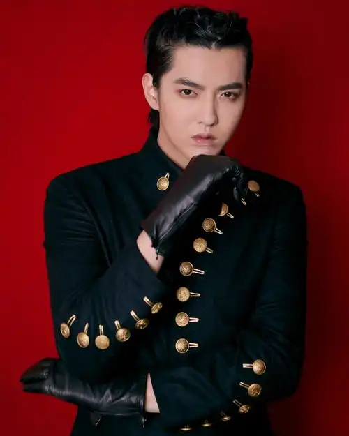 [吴亦凡图集]高清广州男明星吴亦凡骑士装写真图片图片大全 - 搜图界