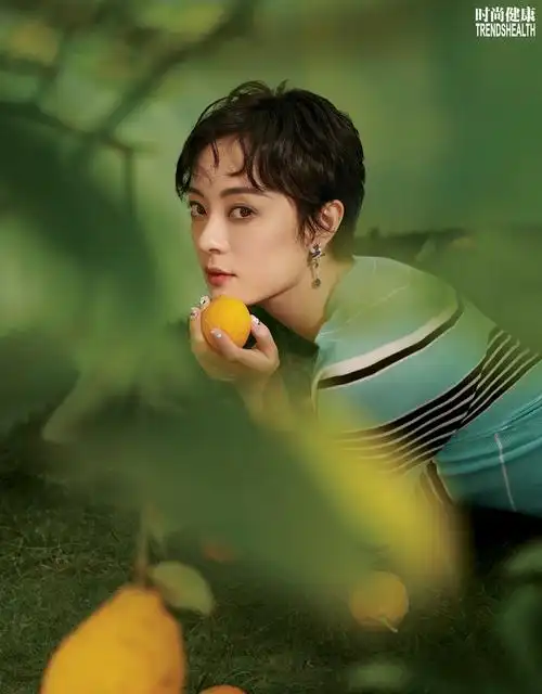 孙俪连体裤配皮靴帅气复古写真48