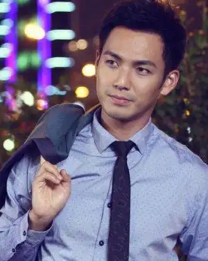 钟汉良发型 帅气短发诠释熟男魅力