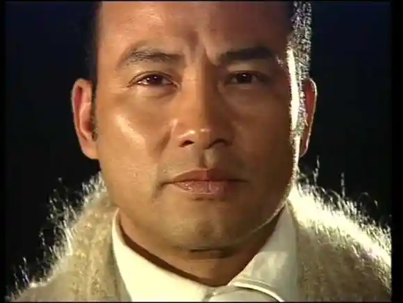 任达华,觉得他演技上天的也是出演《我和僵尸有个约会》,真的把将臣演