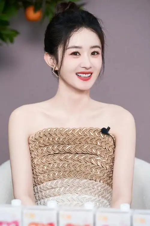 赵丽颖胎毛刘海#赵丽颖七月行程图好美!