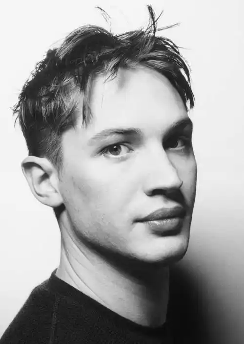 靠颜值就能爆红,他却凭演技上位,被称为"汤老湿"的汤姆·哈迪_诺兰