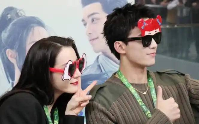 【迪丽热巴吴磊扫楼4k重置带字幕】353936 39363031