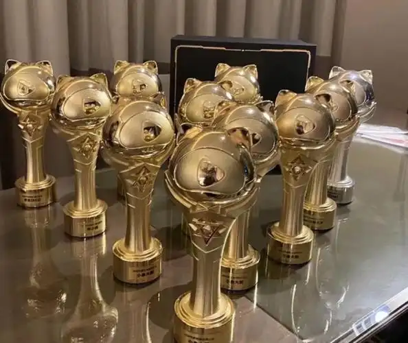 虎牙星盛典剑仙登台献唱,一共来了多少主播?奖杯数量说明一切