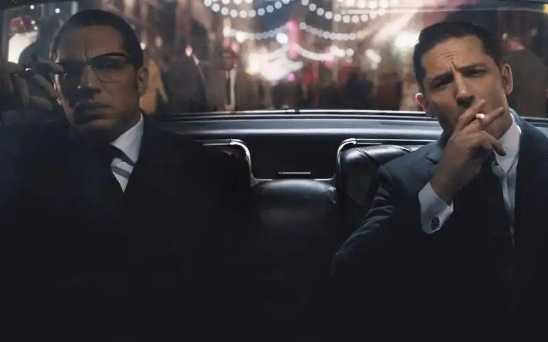 汤姆哈迪 西装暴徒的温柔