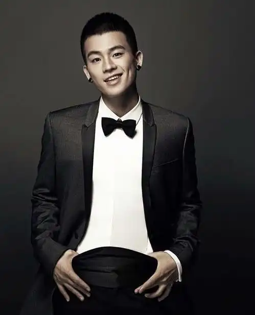 欧豪因一个老男人成为最强资源咖猜猜他是谁第一篇