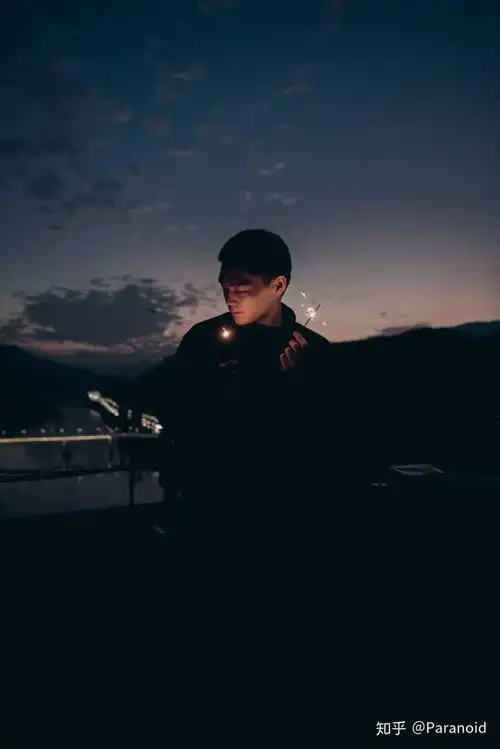 一直头发比较长的男生突然剪一个寸头是怎样的体验?