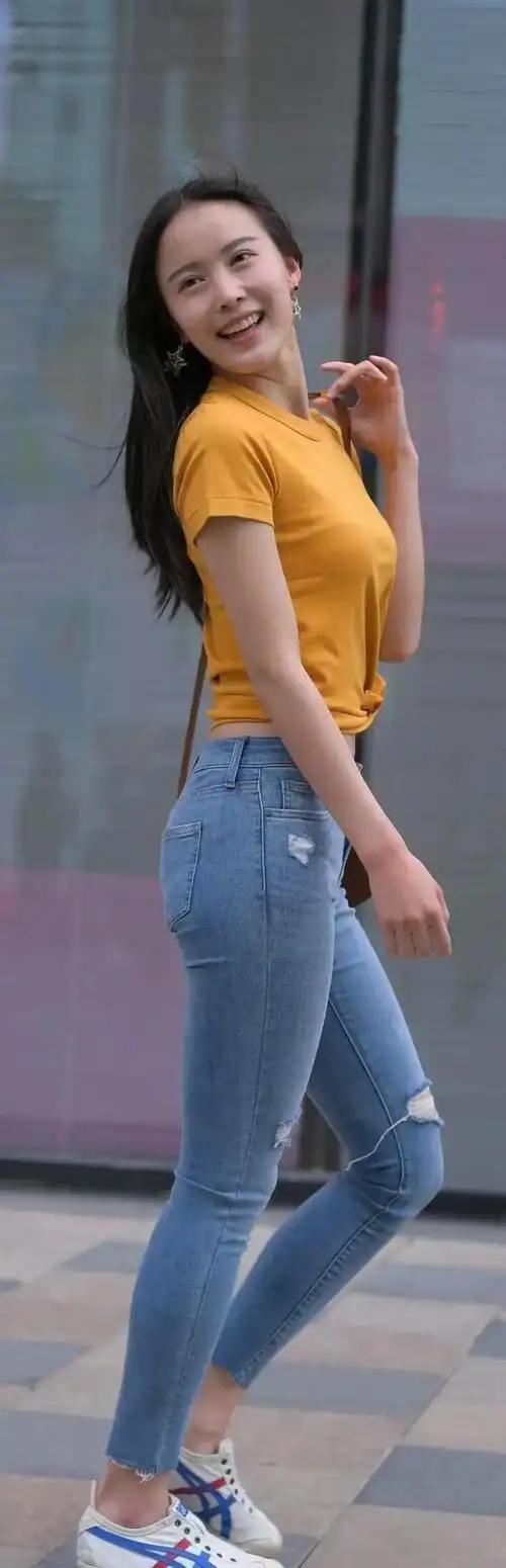 梨形身材女孩这样穿牛仔裤青春靓丽无敌颜值巅峰