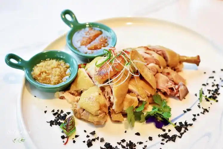 藏在小桥流水的后花园精致海南私房菜品尝美味胡椒蟹