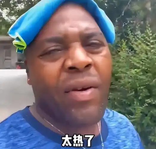 山东一黑人吐槽当地热得受不了,亮出被晒黑的胳膊,网友才信了