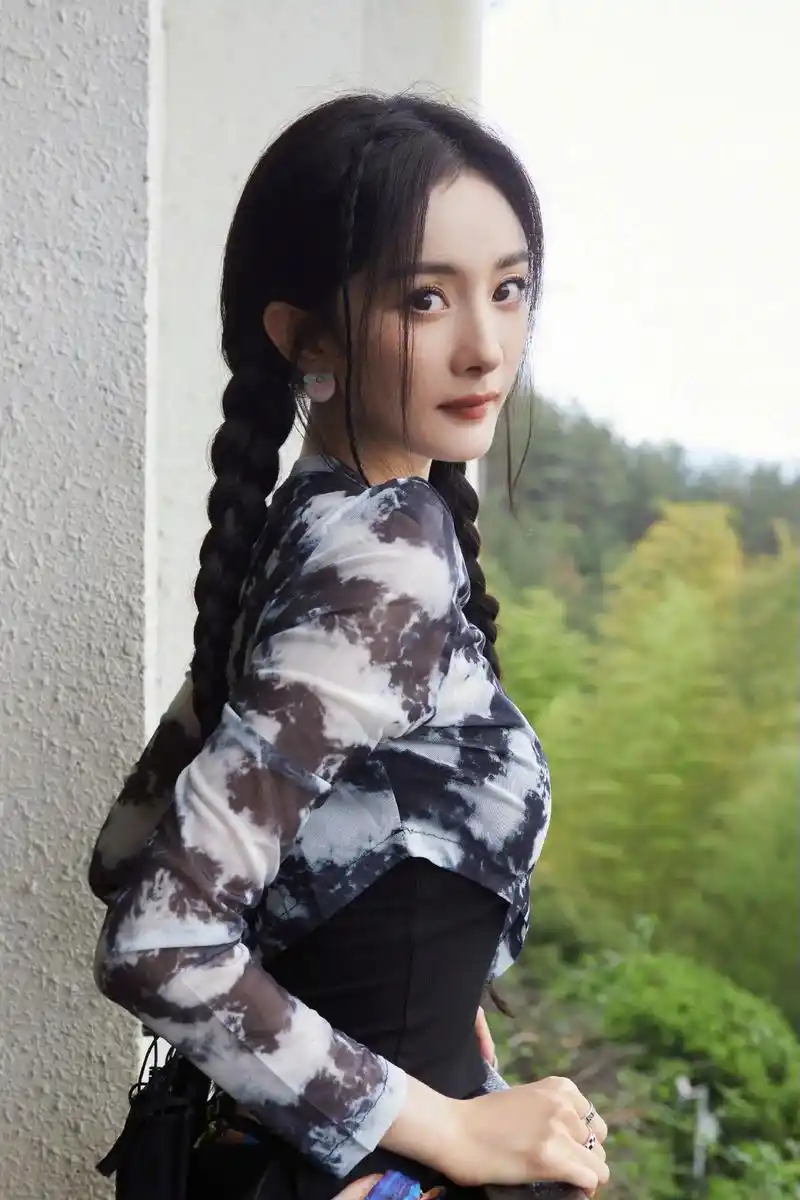 是双马尾温柔小幂呀#杨幂#酒月晞#锦溪夫妇呐#汐安手拉手#幂 - 抖音