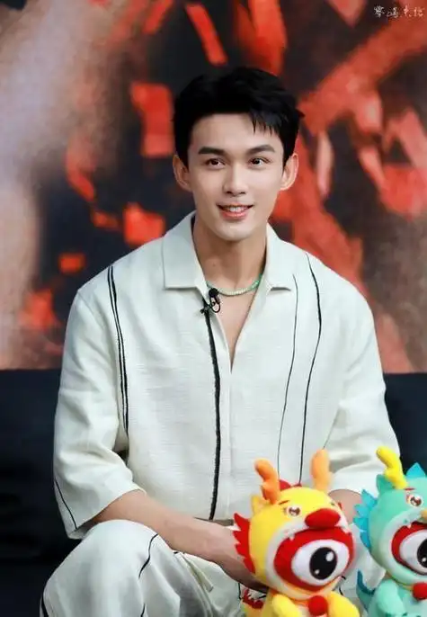 从小看到大的男孩子,不知道有多少人都把他当成了梦中的理想型呢!