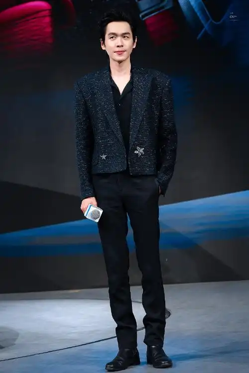 传祺新能源品牌代言人张若昀