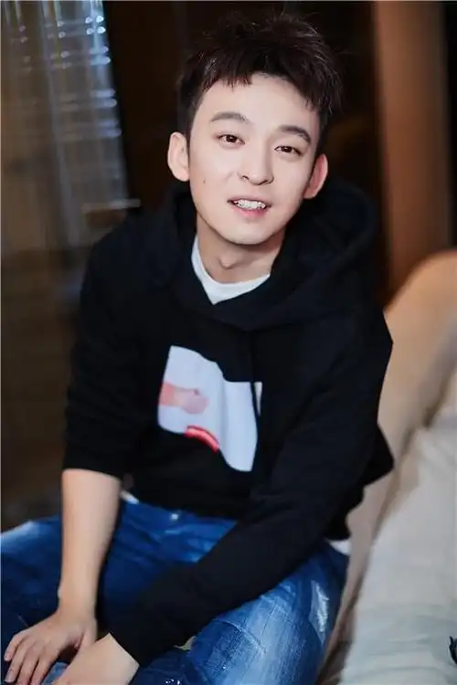 观众也表示"董子健在片中演技成熟,一如既往贴合角色,一言一语引人发