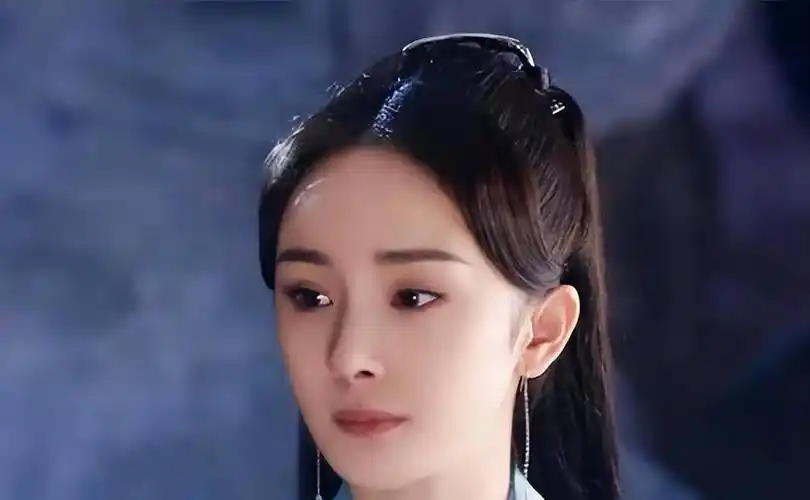 "撩汉高手"杨幂的曲折上位史,靠魅力征服三位大咖,被迷弟追逐_演出