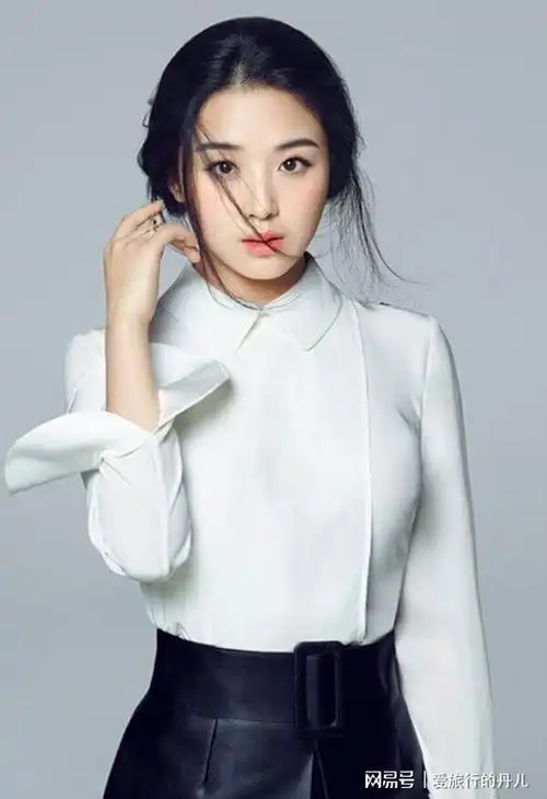 一直不火的张含韵衣品却越来越好可甜可咸惹人爱真是太美了