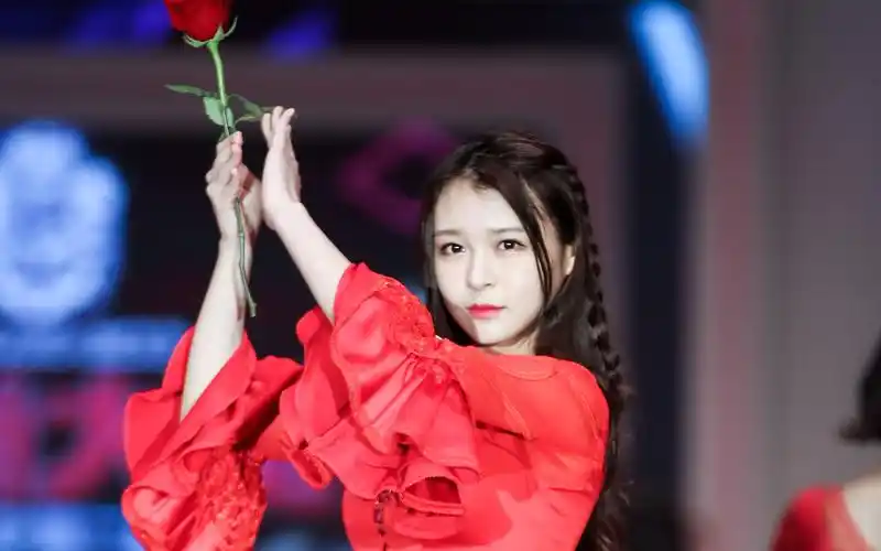 161105 snh48第二届风尚大赏 盖世组 张语格 focus