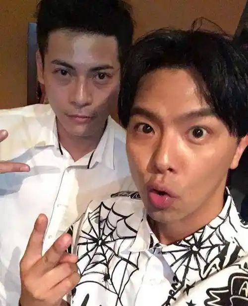 前女友杨丞琳在得知黄鸿升去世的消息后直接爆哭,直言黄鸿升对于她来